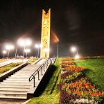 Ландшафтный дизайн возле памятника "Навеки с Россией" (2010).